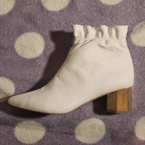 Heeled boots